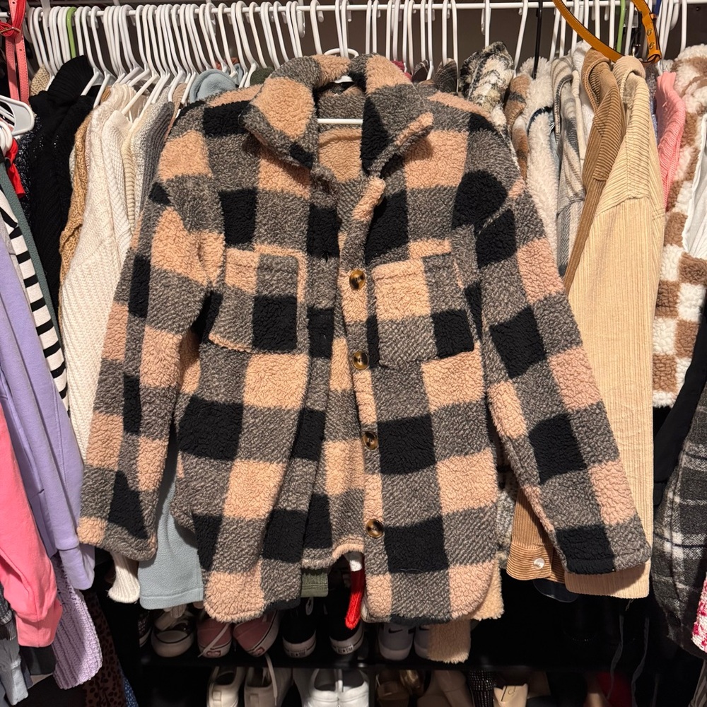 Plaid Sherpa Jacket Black and Tan Medium